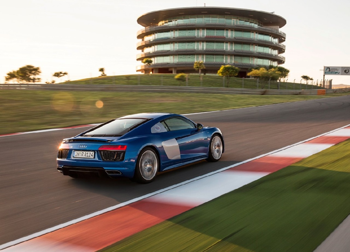 Audi R8 V10 2016 1280x960 wallpaper 12